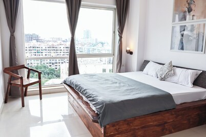 3BHK PENTHOUSE IN FRONT OF WORLD TRADE CENTRE