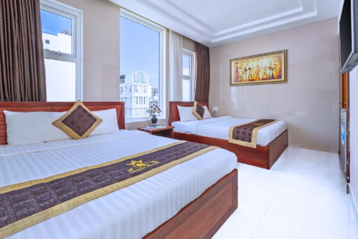 Panoramic Quadruple Room, 2 Queen Beds