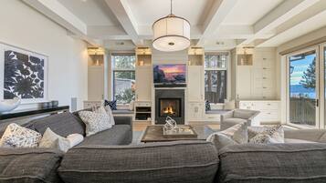 TV, fireplace, stereo