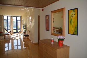 Interior - Marina de Albufeira Orada Resort -2-bed Apartment With Huge Pool (Albufeira)