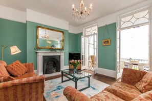 Smart TV - Seafront Regency Townhouse - Uniterrupted Balcony Sea Views (Kent)