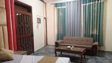 Phòng đôi Deluxe | Phòng cách âm, bàn ủi/dụng cụ ủi quần áo