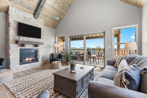 Smart TV, fireplace - Indoor Pool,Table Rock Lake Views, Hot Tub (Branson)