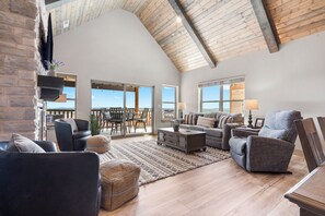 Smart TV, chimenea