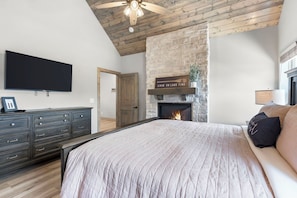 3 bedrooms, iron/ironing board, travel cot, WiFi - Indoor Pool,Table Rock Lake Views, Hot Tub (Branson)