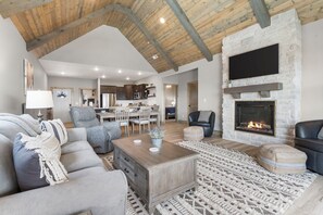 Smart TV, fireplace - Indoor Pool,Table Rock Lake Views, Hot Tub (Branson)