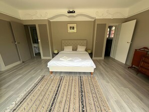 4 bedrooms, free WiFi