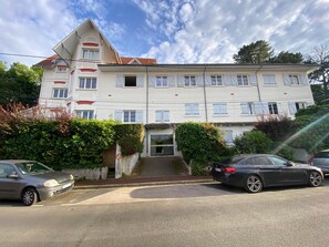 Exterior - Studio with Terrace Near Parc Mauresque and Beach in Central Arcachon (Arcachon)