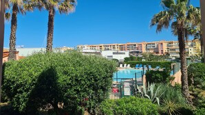 Pool - Cozy Studio with Cabin, Pool, Parking & 450m from Beach (Cap d'Agde)