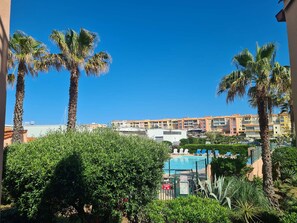 Pool - Cozy Studio with Cabin, Pool, Parking & 450m from Beach (Cap d'Agde)