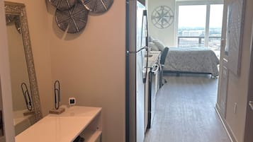 1 bedroom, iron/ironing board, WiFi (free), bed sheets