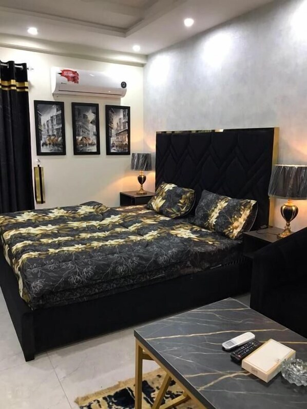 Chambre Double Deluxe | Chambres insonorisées, fer et planche à repasser, Wi-Fi gratuit