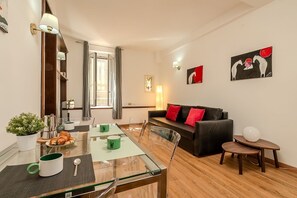 Unclassified image, 4 of 23, button