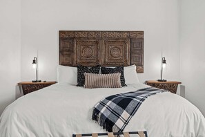 4 habitaciones, tabla de planchar con plancha, wifi y ropa de cama 