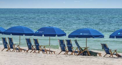 Spacious 3b/3b, Sleeps 6, Lakeview, Beach Access!