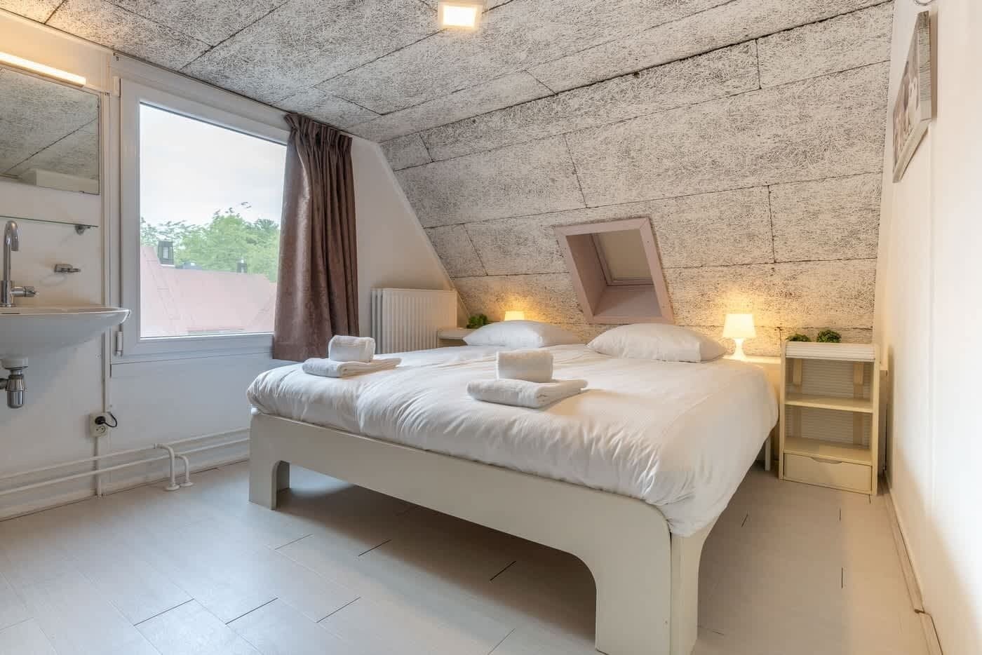 3 bedrooms, iron/ironing board, travel crib, WiFi