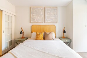 1 chambre, bureau, fer et planche à repasser, accès au Wi-Fi (inclus)