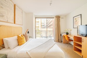 1 dormitorio, escritorio, tabla de planchar con plancha y wifi gratis