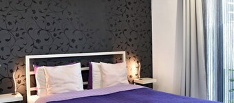 Boutique B&B at quite location 10 minutes from the lake!