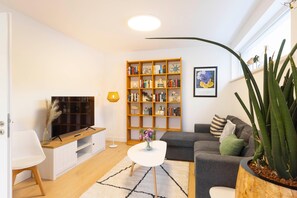 Televisión, libros y estéreo 
