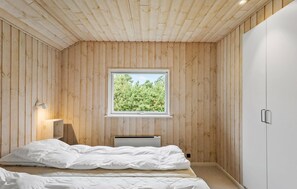 4 bedrooms, free WiFi - Awesome home in Rødby with sauna (Rødby)