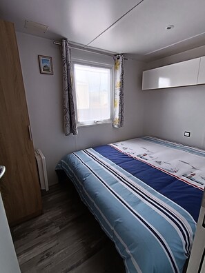 2 bedrooms