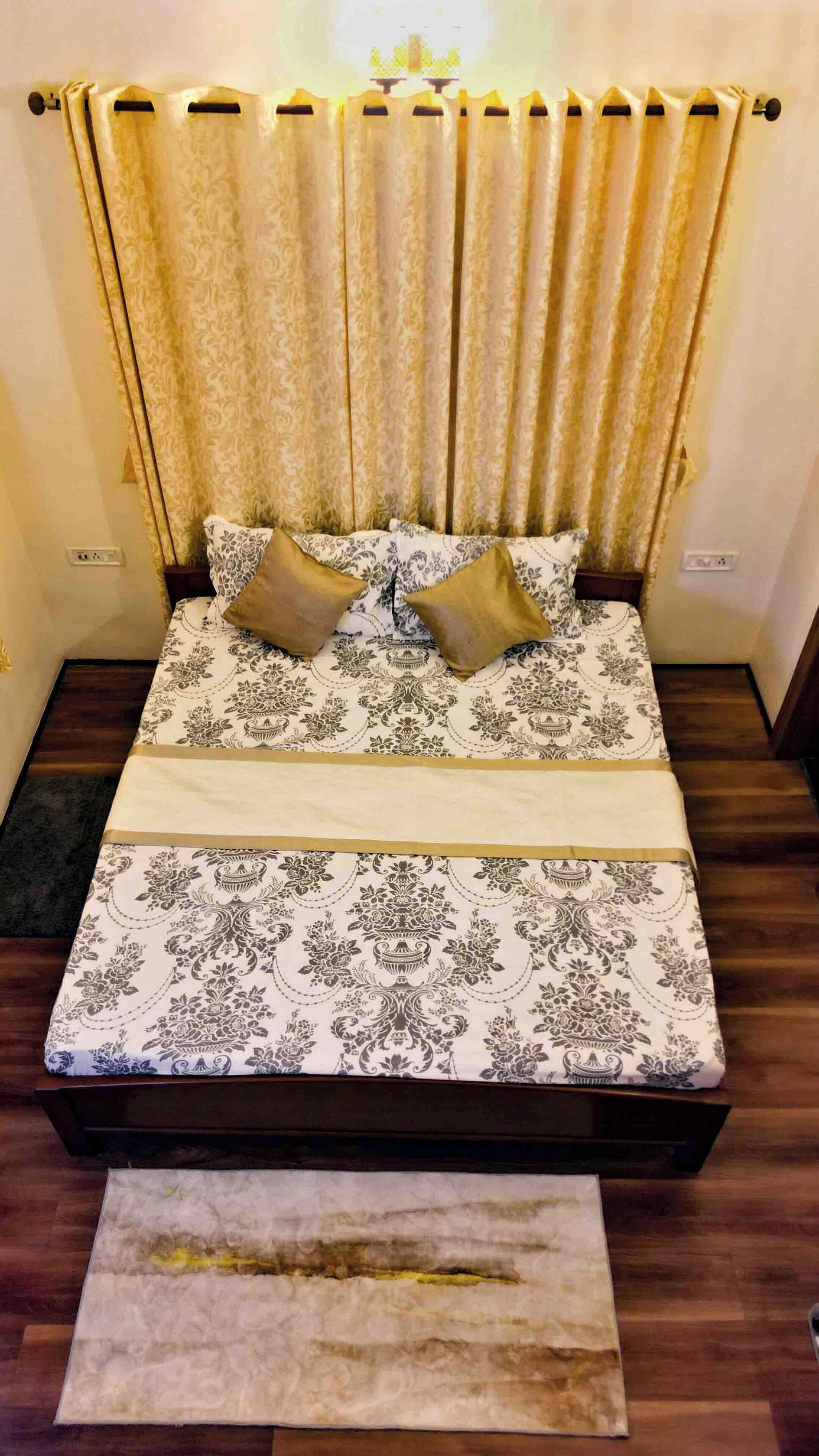 4 camere, una scrivania, Wi-Fi, lenzuola