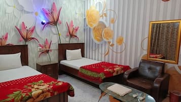 Deluxe Double Room | Soundproofing, iron/ironing board, free WiFi