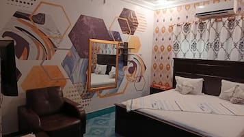 Deluxe Double Room | Soundproofing, iron/ironing board, free WiFi