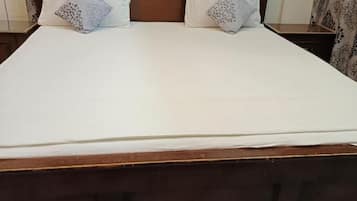 Deluxe Double Room | Soundproofing, iron/ironing board, free WiFi