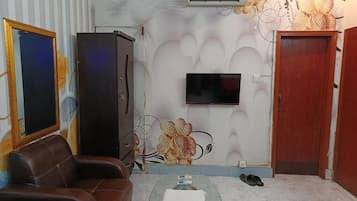 Deluxe Double Room | Soundproofing, iron/ironing board, free WiFi