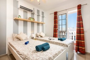 4 soverom, strykejern/-brett, reiseseng for barn og wi-fi