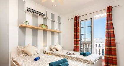 Villa Naranja with private heated pool, sea views