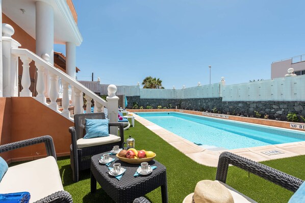 Outdoor pool, a heated pool