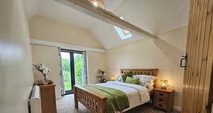 Lilys Cottage - Sleeps 2 - Pet Friendly