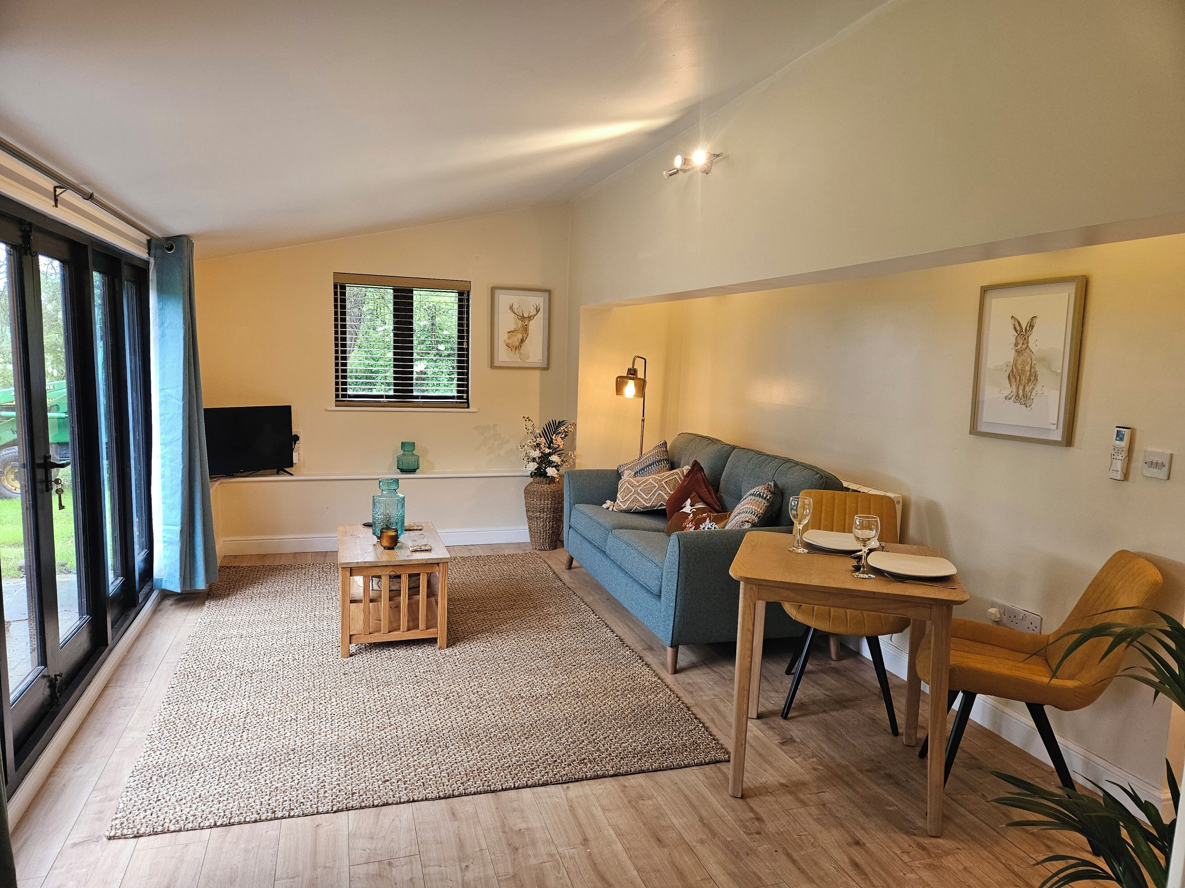 Cottage | Business center