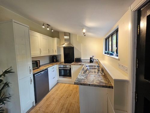 Lilys Cottage - Sleeps 2 - Pet Friendly