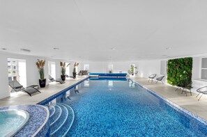 Innenpool, beheizter Pool