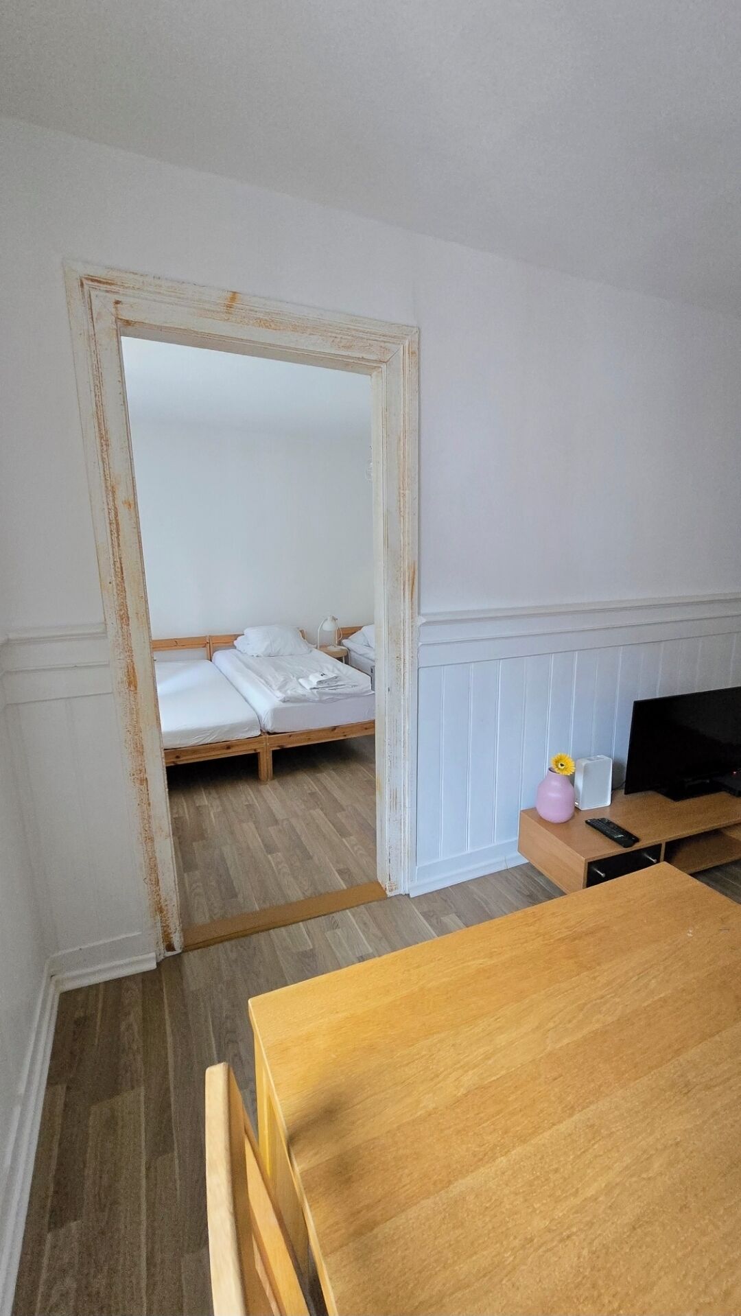 2 bedrooms, travel crib, free WiFi, bed sheets