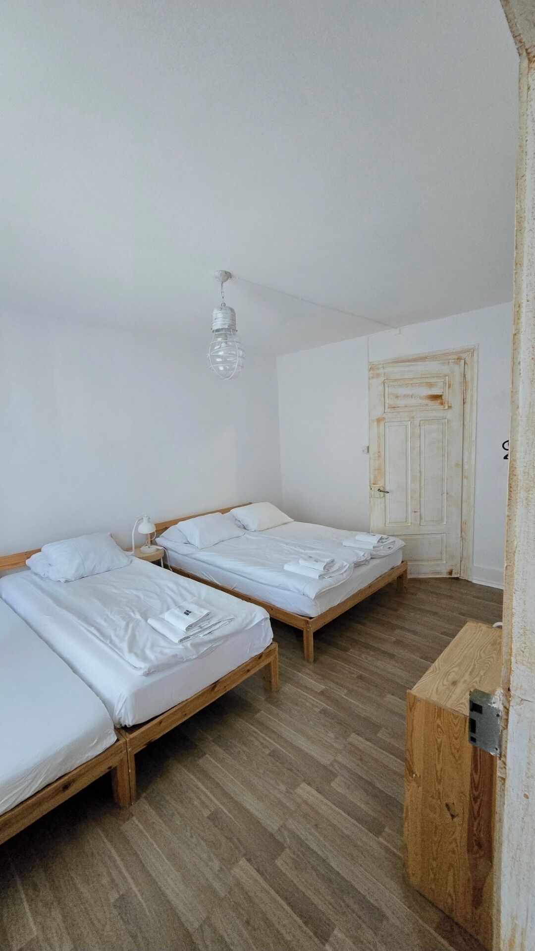 2 bedrooms, travel crib, free WiFi, bed sheets