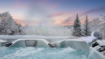 Bain à remous extérieur