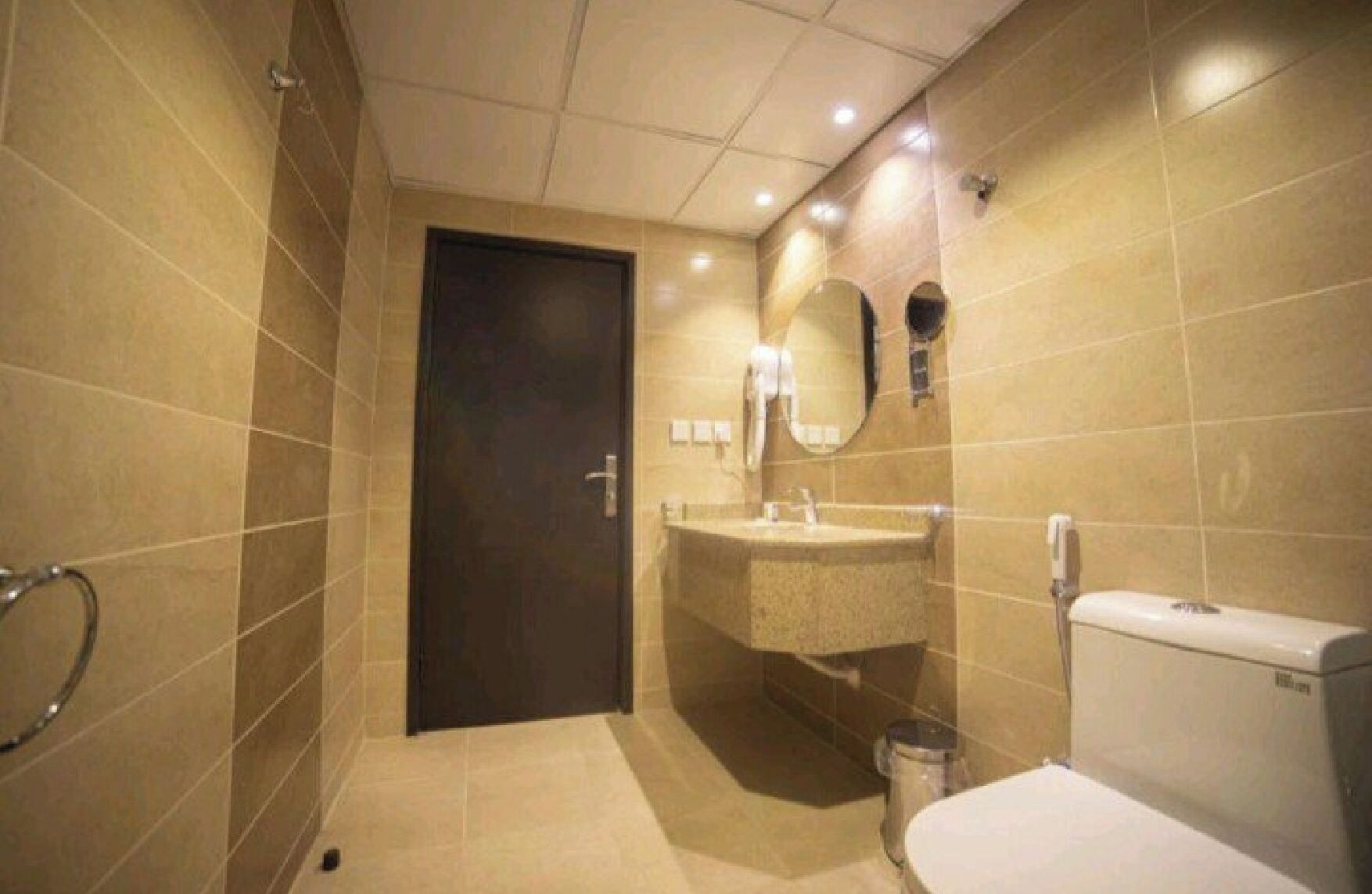 Ducha, cabezal de ducha tipo lluvia, artículos de tocador gratuitos