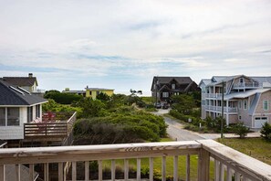 Property grounds - Ocean Views, Pool, Spa, Volleyball and Game Room! (Southern Shores)
