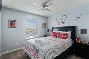 5 bedrooms, desk, iron/ironing board, WiFi