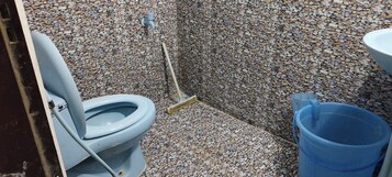 Deluxe Double Room | Bathroom | Shower, designer toiletries, slippers, towels