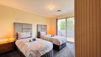 5 bedrooms, desk, iron/ironing board, travel cot