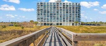 9th Floor-Beachfront!! Studio Condo, Pool, Private Balcony