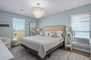 3 soverom, strykejern/-brett, reiseseng for barn og wi-fi (inkludert)