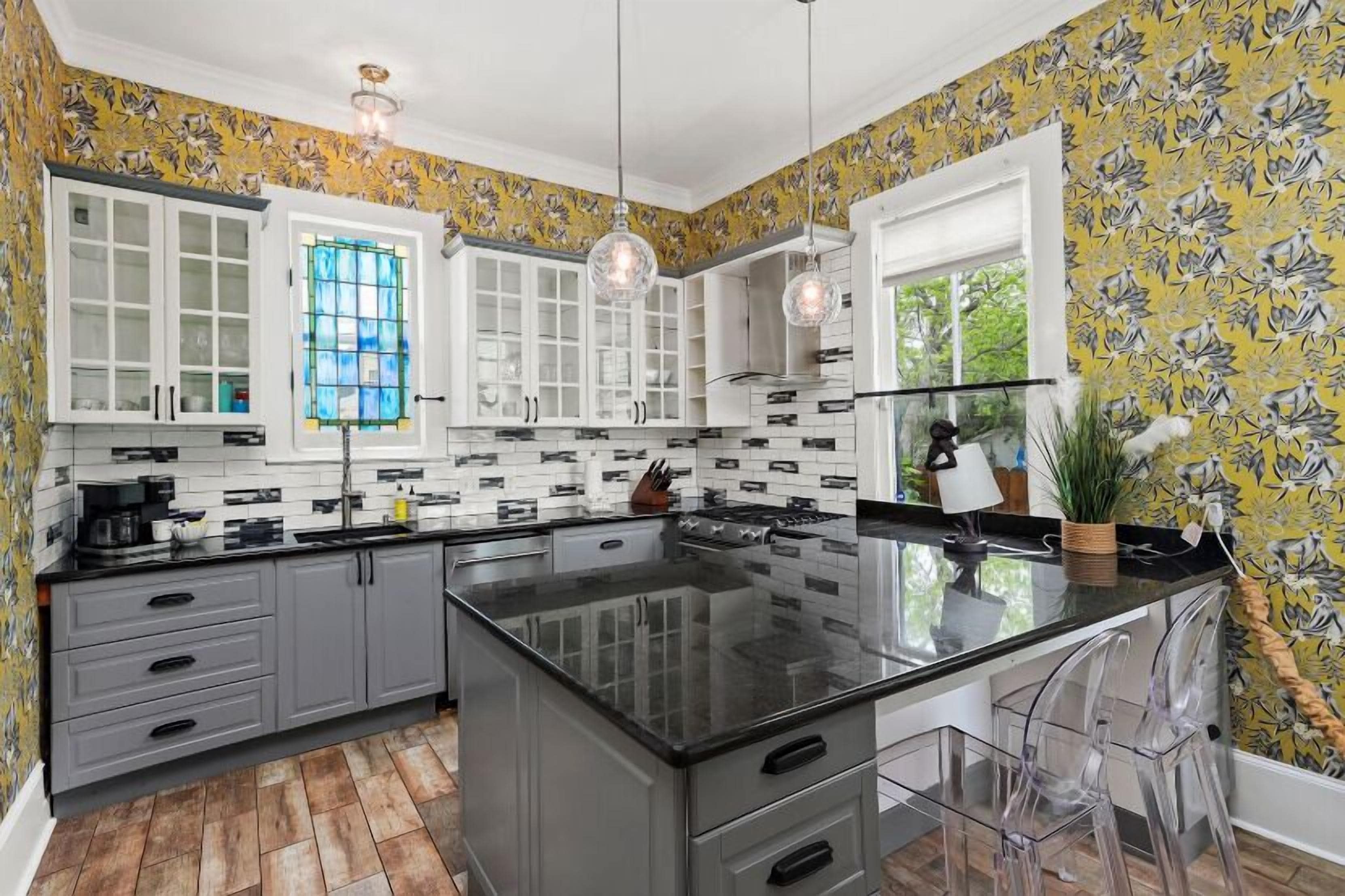 冰箱、微波炉、烤箱、炉灶