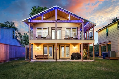 SUNSET COVE #2 - LAKEFRONT RETREAT WITH SPECTACULAR SUNSET VIEWS!!!